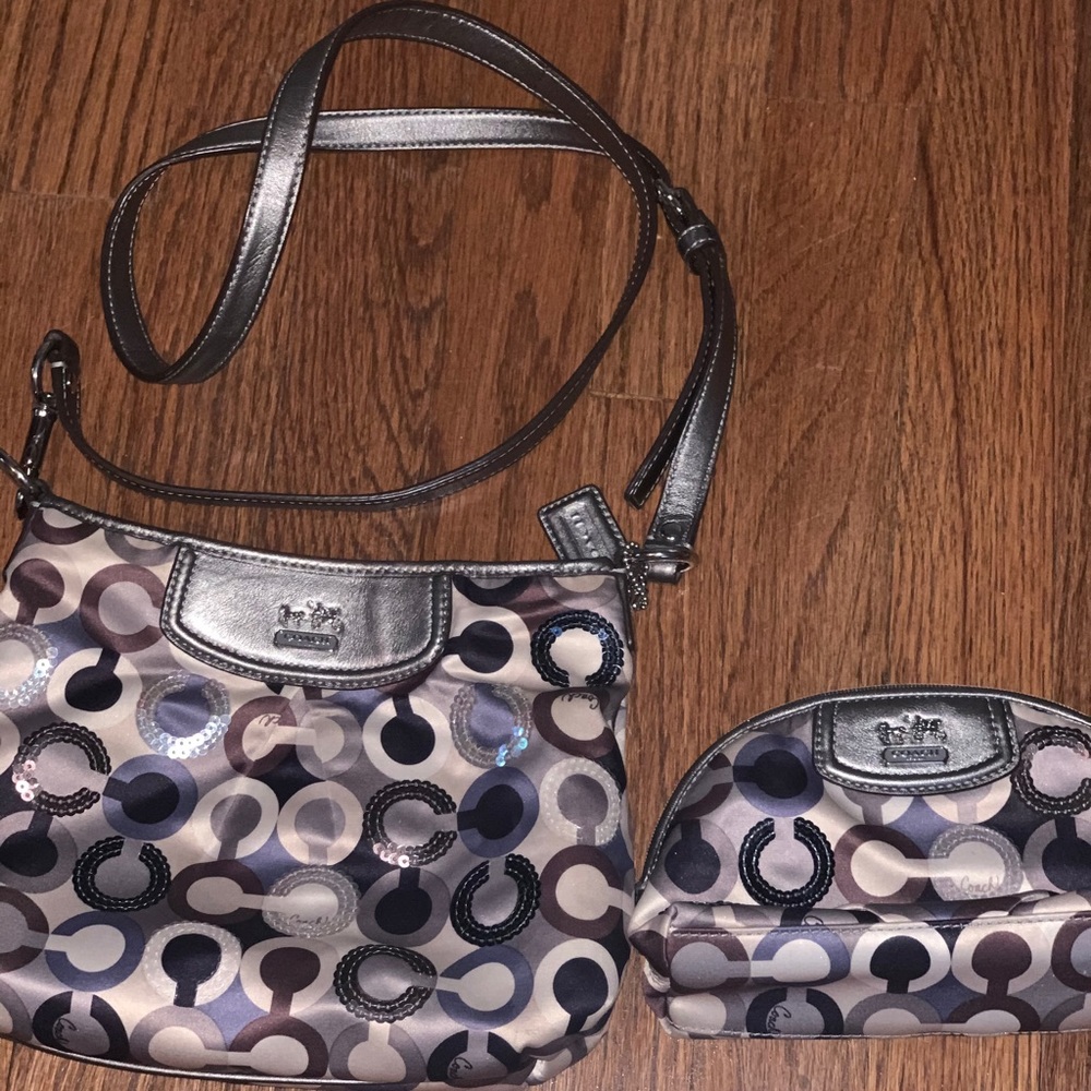 Coach shoulder bag with matching makeup bag